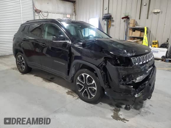 2022 Jeep Compass Limited with VIN 3C4NJDCB7NT113249, listed as a Copart auction lot 85197645 with 37,158 mi miles and Salvage title. Bid and sale history available at DreamBid. Image 4.