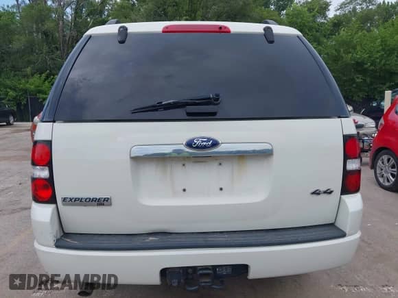 2010 Ford Explorer XLT с VIN 1FMEU7DE4AUA73127, выставлен на аукционе IAAI как лот 42810359 с пробегом 199 078 миль миль и . История ставок и продаж доступна на DreamBid. Изображение 6.