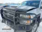 2018 Chevrolet Silverado 2500HD LTZ z VIN 1GC1KWEY4JF279774, wystawiony jako IAAI lot #41587015 z przebiegiem 302 711 mil mil oraz . Historia ofert i sprzedaży dostępna na DreamBid. Obrazek 6.