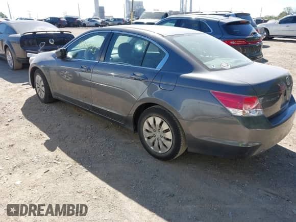 2010 Honda Accord LX z VIN 1HGCP2F36AA030221, wystawiony jako IAAI lot #43351933 z przebiegiem 231 615 mil mil oraz . Historia ofert i sprzedaży dostępna na DreamBid. Obrazek 3.