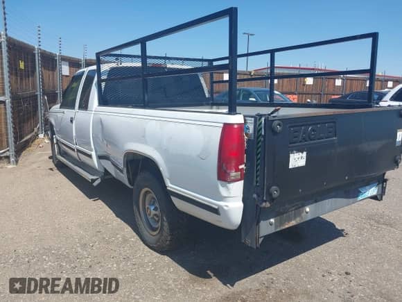 1996 Chevrolet Silverado 2500 с VIN 1GCGC29R9TE196045, выставлен на аукционе IAAI как лот 43039762 с пробегом 107 038 миль миль и . История ставок и продаж доступна на DreamBid. Изображение 3.