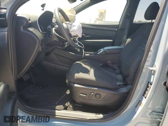 2024 Hyundai Santa Cruz SEL с VIN 5NTJBDDE8RH104510, выставлен на аукционе Copart как лот 60725294 с пробегом 10 848 миль миль и Списание • Salvage title. История ставок и продаж доступна на DreamBid. Изображение 7.