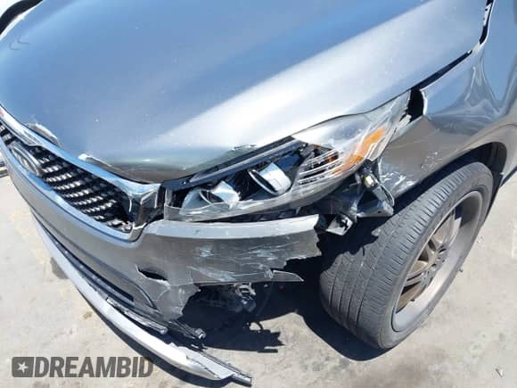 2016 Kia Sorento SXL with VIN 5XYPK4A56GG046026, listed as a IAAI auction lot 42171029 with 184,461 mi miles and . Bid and sale history available at DreamBid. Image 6.