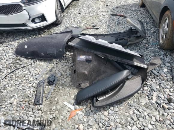 2016 Chrysler 300 S Alloy Edition с VIN 2C3CCABG5GH310983, выставлен на аукционе Copart как лот 67088685 с пробегом 132 253 миль миль и Списание • Salvage title. История ставок и продаж доступна на DreamBid. Изображение 12.