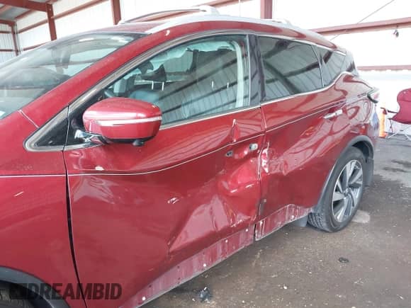 2015 Nissan Murano Platinum z VIN 5N1AZ2MH5FN203091, wystawiony jako IAAI lot #43314107 z przebiegiem 101 292 mil mil oraz . Historia ofert i sprzedaży dostępna na DreamBid. Obrazek 6.