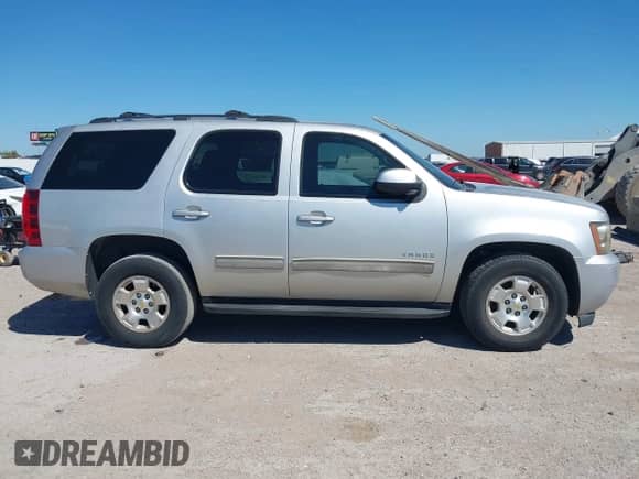 2011 Chevrolet Tahoe LS с VIN 1GNSCAE09BR162889, выставлен на аукционе IAAI как лот 42766203 с пробегом 213 510 миль миль и . История ставок и продаж доступна на DreamBid. Изображение 13.