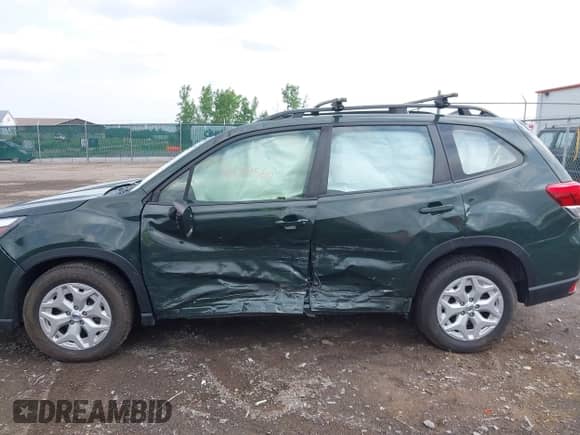 2022 Subaru Forester z VIN JF2SKACC9NH446107, wystawiony jako IAAI lot #42579560 z przebiegiem 38 405 mil mil oraz . Historia ofert i sprzedaży dostępna na DreamBid. Obrazek 14.