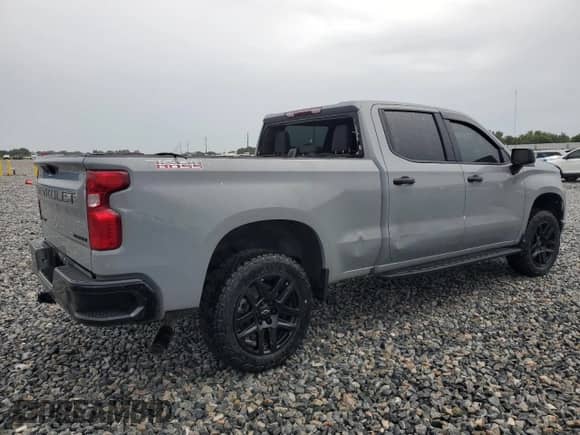 2024 Chevrolet Silverado 1500 Custom Trail Boss z VIN 3GCPDCEK2RG197468, wystawiony jako Copart lot #70212685 z przebiegiem Nie podano mil oraz Szkoda całkowita • Salvage title. Historia ofert i sprzedaży dostępna na DreamBid. Obrazek 3.