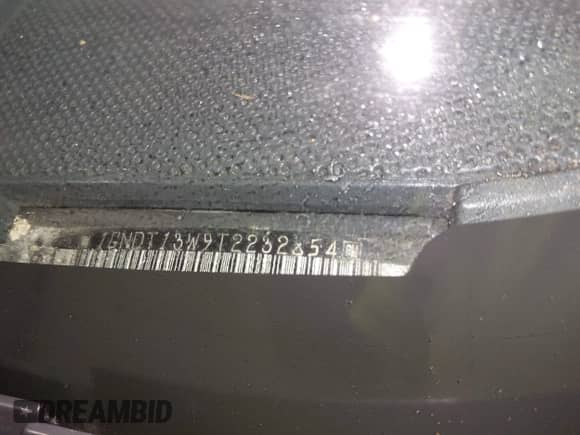 1996 Chevrolet Blazer z VIN 1GNDT13W9T2232854, wystawiony jako IAAI lot #42855551 z przebiegiem 159 404 mil mil oraz . Historia ofert i sprzedaży dostępna na DreamBid. Obrazek 9.