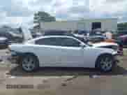 2019 Dodge Charger SXT z VIN 2C3CDXBG9KH695392, wystawiony jako IAAI lot #42768507 z przebiegiem 111 426 mil mil oraz . Historia ofert i sprzedaży dostępna na DreamBid. Obrazek 14.