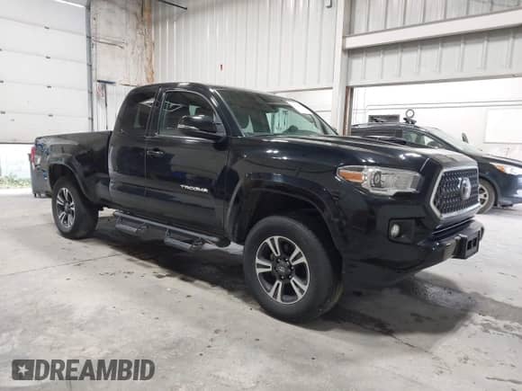 2019 Toyota Tacoma SR5 z VIN 5TFSZ5ANXKX174139, wystawiony jako IAAI lot #43035436 z przebiegiem 38 075 mil mil oraz . Historia ofert i sprzedaży dostępna na DreamBid. Obrazek 1.