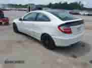 2005 Mercedes-Benz C 230 Kompressor z VIN WDBRN40J65A691009, wystawiony jako IAAI lot #42763934 z przebiegiem 163 633 mil mil oraz . Historia ofert i sprzedaży dostępna na DreamBid. Obrazek 3.