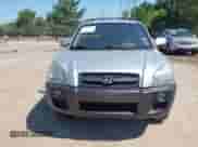 2007 Hyundai Tucson SE z VIN KM8JN12D67U617056, wystawiony jako IAAI lot #42664255 z przebiegiem 123 340 mil mil oraz . Historia ofert i sprzedaży dostępna na DreamBid. Obrazek 6.