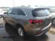 2019 Kia Sorento L с VIN 5XYPG4A30KG437195, выставлен на аукционе IAAI как лот 42848424 с пробегом 154 684 миль миль и . История ставок и продаж доступна на DreamBid. Изображение 6.