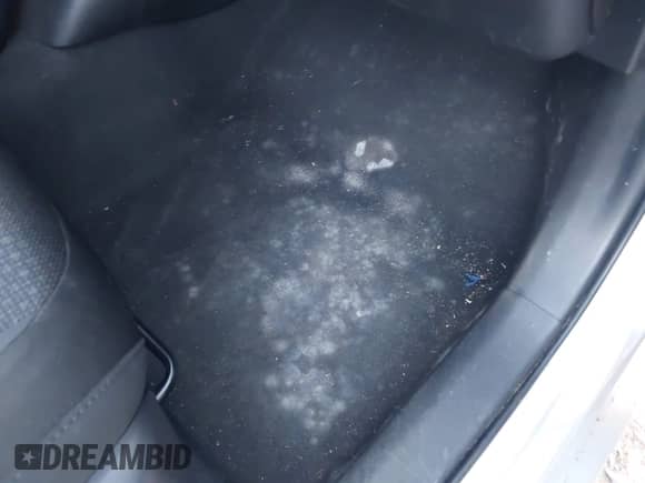 2021 Toyota Prius L Eco with VIN JTDKAMFUXM3143243, listed as a IAAI auction lot 43079577 with 87,002 mi miles and . Bid and sale history available at DreamBid. Image 6.