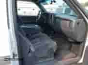 2002 Chevrolet Avalanche with VIN 3GNEC13T52G360542, listed as a IAAI auction lot 42469896 with 152,812 mi miles and . Bid and sale history available at DreamBid. Image 5.
