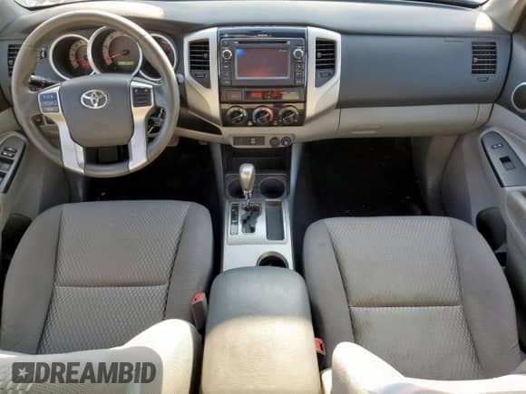 2013 Toyota Tacoma PreRunner z VIN 5TFJU4GN5DX040573, wystawiony jako Copart lot #72081405 z przebiegiem 80 555 mil mil oraz Szkoda całkowita • Salvage title. Historia ofert i sprzedaży dostępna na DreamBid. Obrazek 8.