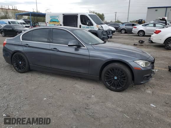 2014 BMW 3 Series 328i xDrive с VIN WBA3B5G53ENS09441, выставлен на аукционе Copart как лот 84052725 с пробегом 132 091 миль миль и Списание • Salvage title. История ставок и продаж доступна на DreamBid. Изображение 4.