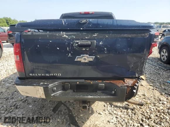 2007 Chevrolet Silverado 1500 2LT z VIN 2GCEC19J771620938, wystawiony jako Copart lot #64983225 z przebiegiem 181 077 mil mil oraz Czysty tytuł • Clean title. Historia ofert i sprzedaży dostępna na DreamBid. Obrazek 6.