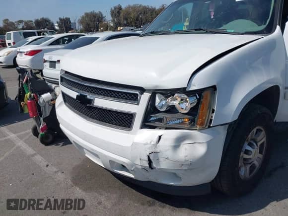 2009 Chevrolet Suburban with VIN 1GNGC46K29R213991, listed as a IAAI auction lot 42066741 with 150,021 mi miles and . Bid and sale history available at DreamBid. Image 6.