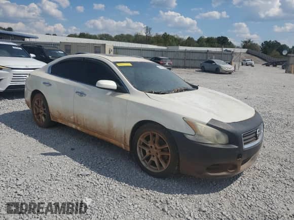 2013 Nissan Maxima S with VIN 1N4AA5APXDC827430, listed as a Copart auction lot 83758305 with 136,757 mi miles and Clean title. Bid and sale history available at DreamBid. Image 4.