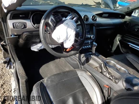 2022 Ford Mustang GT Premium с VIN 1FA6P8CF3N5141777, выставлен на аукционе Copart как лот 86680095 с пробегом 44 441 миль миль и Списание • Salvage title. История ставок и продаж доступна на DreamBid. Изображение 8.