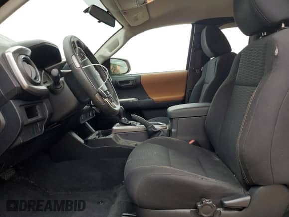 2016 Toyota Tacoma SR5 with VIN 5TFRX5GN8GX059008, listed as a Copart auction lot 81893935 with 11,203 mi miles and Salvage title. Bid and sale history available at DreamBid. Image 7.