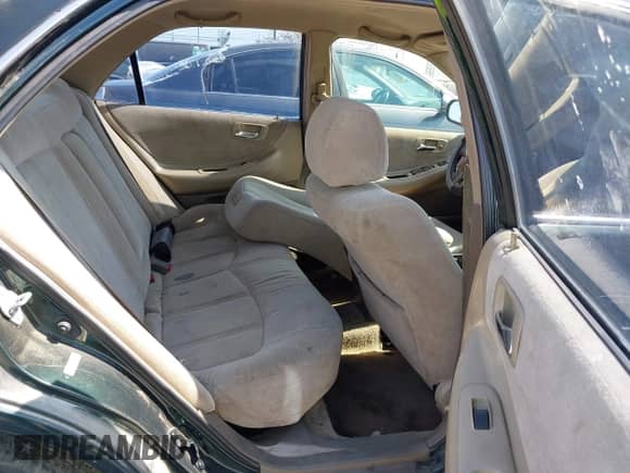 2000 Honda Accord LX с VIN JHMCG6651YC000354, выставлен на аукционе IAAI как лот 42347746 с пробегом 312 446 миль миль и . История ставок и продаж доступна на DreamBid. Изображение 8.