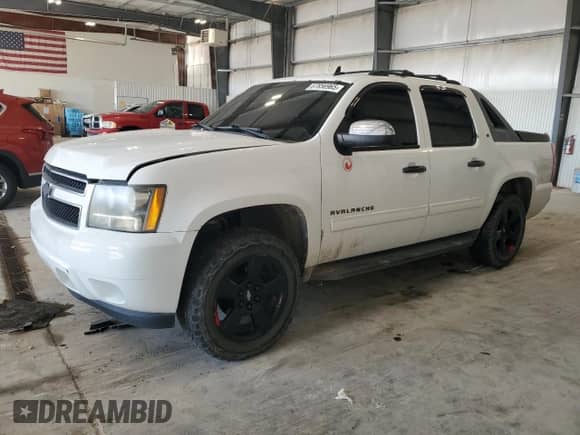 2011 Chevrolet Avalanche LT с VIN 3GNTKFE34BG139986, выставлен на аукционе Copart как лот 67856965 с пробегом 156 613 миль миль и Списание • Salvage title. История ставок и продаж доступна на DreamBid. Изображение 1.