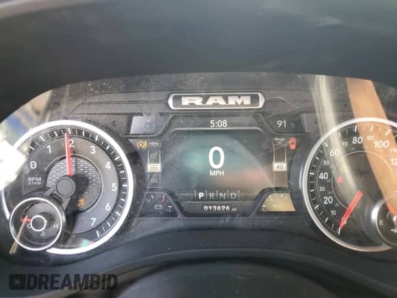 2022 Ram 1500 Big Horn z VIN 1C6RREBG5NN452239, wystawiony jako Copart lot #80565435 z przebiegiem 13 626 mil mil oraz Czysty tytuł • Clean title. Historia ofert i sprzedaży dostępna na DreamBid. Obrazek 9.