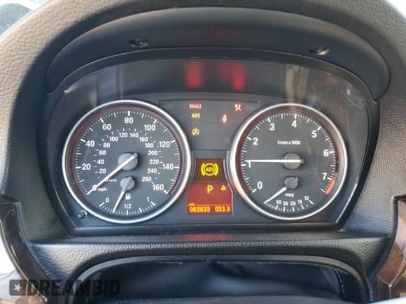 2011 BMW 3 Series 328i с VIN WBAPH5G57BNM81096, выставлен на аукционе Copart как лот 80574205 с пробегом 82 633 миль миль и Списание • Salvage title. История ставок и продаж доступна на DreamBid. Изображение 9.