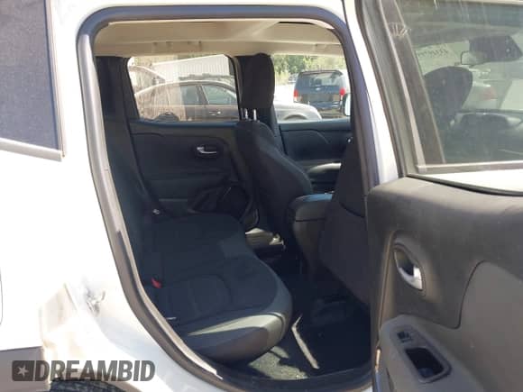 2017 Jeep Renegade Latitude с VIN ZACCJABB0HPG26653, выставлен на аукционе IAAI как лот 43349795 с пробегом 102 901 миль миль и . История ставок и продаж доступна на DreamBid. Изображение 8.