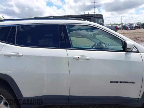2019 Jeep Compass Limited with VIN 3C4NJDCB0KT747725, listed as a IAAI auction lot 43251726 with 97,576 mi miles and . Bid and sale history available at DreamBid. Image 14.