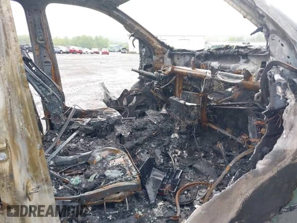 2021 Chevrolet Suburban Z71 с VIN 1GNSKDKD6MR285032, выставлен на аукционе IAAI как лот 42315252 с пробегом Не указан миль и . История ставок и продаж доступна на DreamBid. Изображение 5.