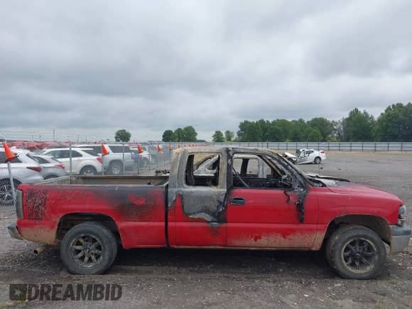 2002 Chevrolet Silverado 1500 LS с VIN 2GCEC19T121104102, выставлен на аукционе IAAI как лот 42893505 с пробегом Не указан миль и . История ставок и продаж доступна на DreamBid. Изображение 13.