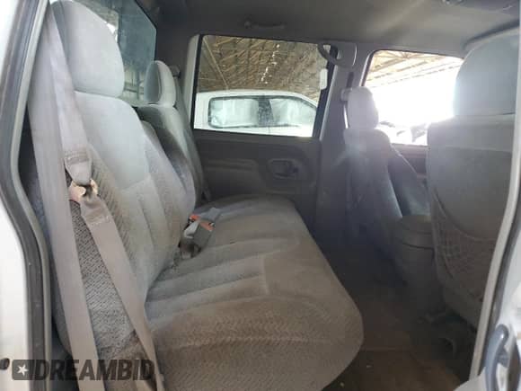 2000 Chevrolet Silverado 3500 с VIN 1GCHC33J2YF431464, выставлен на аукционе Copart как лот 50350215 с пробегом 122 791 миль миль и Чистый • Clean title. История ставок и продаж доступна на DreamBid. Изображение 10.
