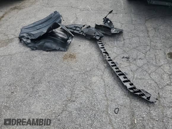 2022 Toyota Sienna Platinum с VIN 5TDESKFC2NS063117, выставлен на аукционе Copart как лот 70721085 с пробегом 65 911 миль миль и Списание • Salvage title. История ставок и продаж доступна на DreamBid. Изображение 13.