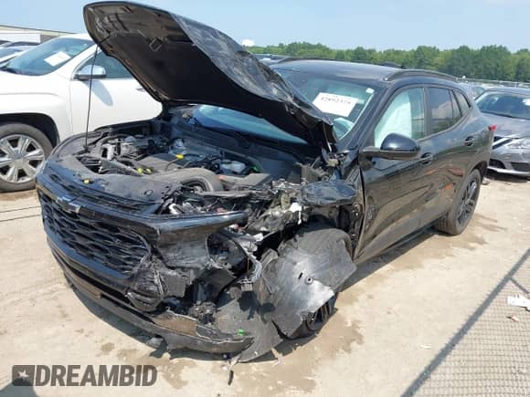 2024 Chevrolet Trax ACTIV z VIN KL77LKE27RC242904, wystawiony jako IAAI lot #42892375 z przebiegiem 25 260 mil mil oraz . Historia ofert i sprzedaży dostępna na DreamBid. Obrazek 6.