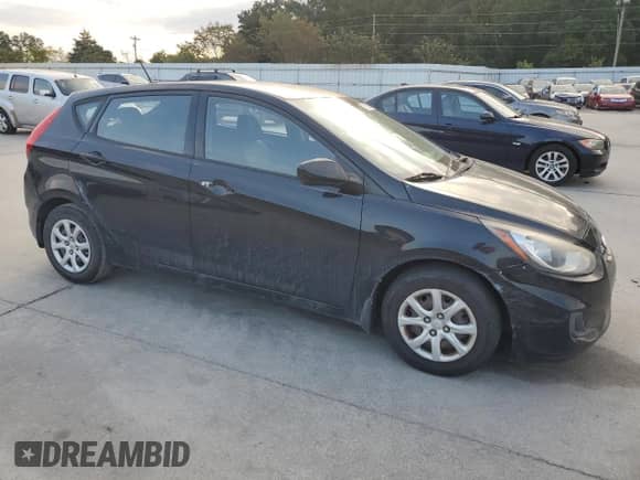 2013 Hyundai Accent GS с VIN KMHCT5AE1DU127085, выставлен на аукционе Copart как лот 71702685 с пробегом 152 363 миль миль и Списание • Salvage title. История ставок и продаж доступна на DreamBid. Изображение 4.