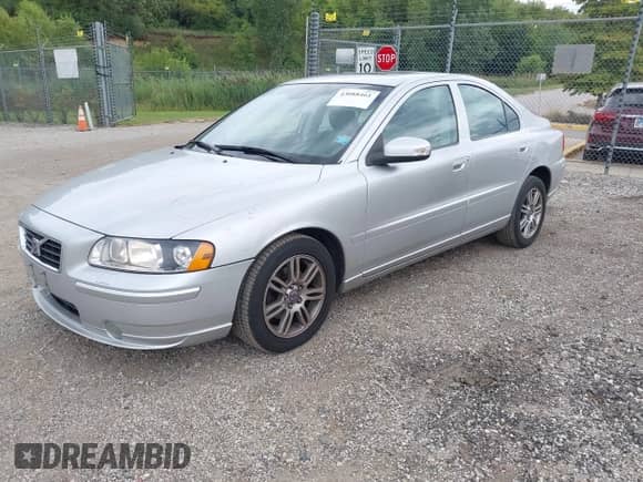 2007 Volvo S60 2.5L Turbo с VIN YV1RH592X72626245, выставлен на аукционе IAAI как лот 43088461 с пробегом 193 598 миль миль и . История ставок и продаж доступна на DreamBid. Изображение 2.