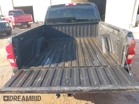 2005 Chevrolet Silverado 1500 LS with VIN 2GCEC19TX51276553, listed as a IAAI auction lot 43365837 with 304,626 mi miles and . Bid and sale history available at DreamBid. Image 12.