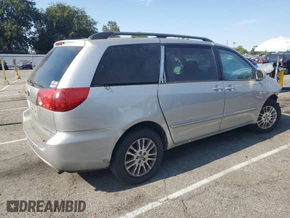 2010 Toyota Sienna XLE z VIN 5TDDK4CC8AS032007, wystawiony jako Copart lot #65611495 z przebiegiem 299 904 mil mil oraz Szkoda całkowita • Salvage title. Historia ofert i sprzedaży dostępna na DreamBid. Obrazek 3.