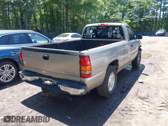 2000 Chevrolet Silverado 1500 с VIN 1GCEC14V0YE332155, выставлен на аукционе IAAI как лот 42537795 с пробегом 124 142 миль миль и . История ставок и продаж доступна на DreamBid. Изображение 4.