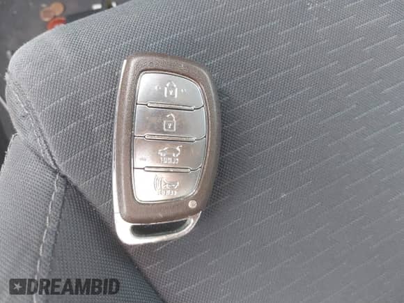 2019 Hyundai Tucson Sport z VIN KM8J33AL9KU952203, wystawiony jako IAAI lot #41367112 z przebiegiem 89 186 mil mil oraz . Historia ofert i sprzedaży dostępna na DreamBid. Obrazek 11.