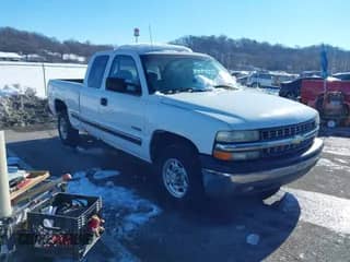 2000 Chevrolet Silverado 2500 LS с VIN 1GCFC29UXYZ178749, выставлен на аукционе IAAI как лот 41357415 с пробегом 214 523 миль миль и . История ставок и продаж доступна на DreamBid. Изображение 1.