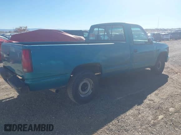 1993 GMC Sierra 1500 with VIN 1GTDC14Z4PE508587, listed as a IAAI auction lot 43562709 with 291,969 mi miles and . Bid and sale history available at DreamBid. Image 4.