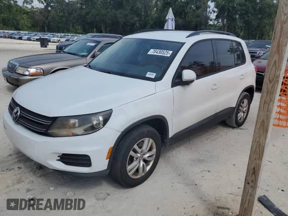 2017 Volkswagen Tiguan S с VIN WVGAV7AX8HK031860, выставлен на аукционе Copart как лот 70430525 с пробегом 132 750 миль миль и Чистый • Clean title. История ставок и продаж доступна на DreamBid. Изображение 1.