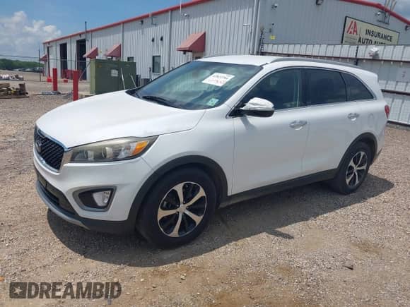 2016 Kia Sorento EX with VIN 5XYPH4A13GG014257, listed as a IAAI auction lot 42822784 with 132,964 mi miles and . Bid and sale history available at DreamBid. Image 2.