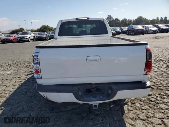 2006 Toyota Tundra Limited z VIN 5TBET38156S512900, wystawiony jako Copart lot #65539125 z przebiegiem 210 154 mil mil oraz Szkoda całkowita • Salvage title. Historia ofert i sprzedaży dostępna na DreamBid. Obrazek 6.