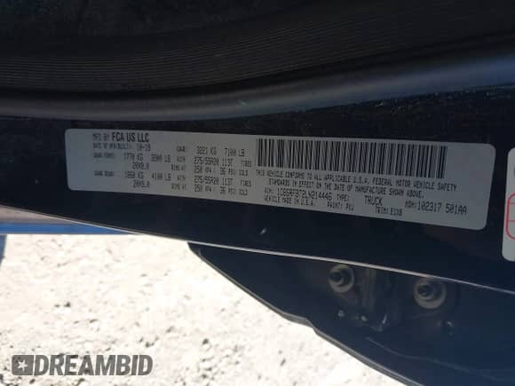 2020 Ram 1500 Big Horn z VIN 1C6SRFBT2LN214446, wystawiony jako IAAI lot #43329392 z przebiegiem 57 501 mil mil oraz . Historia ofert i sprzedaży dostępna na DreamBid. Obrazek 9.